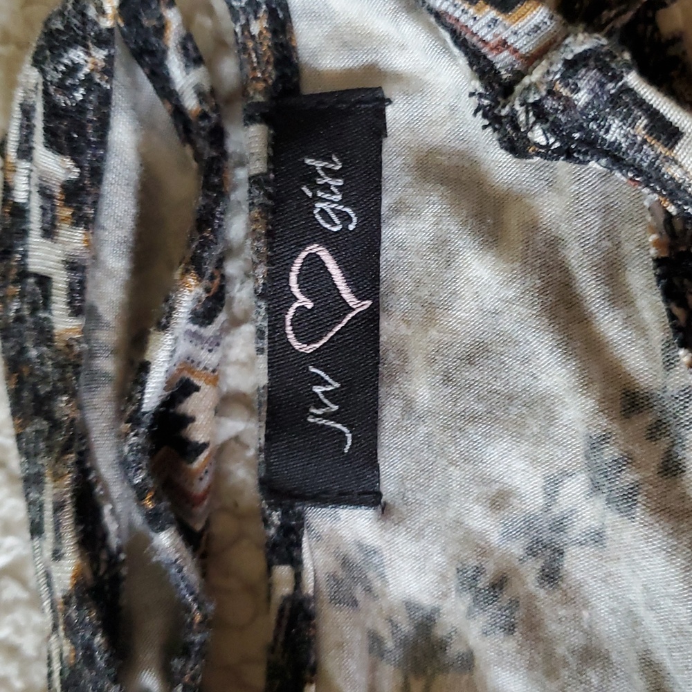 Chevron Pattern Racer Back Tank By JW GIRL - Picture 3 of 5